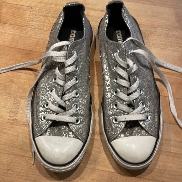 Rare Converse All Star Silver Skull Women’s Size 7 - Picture 12 of 15